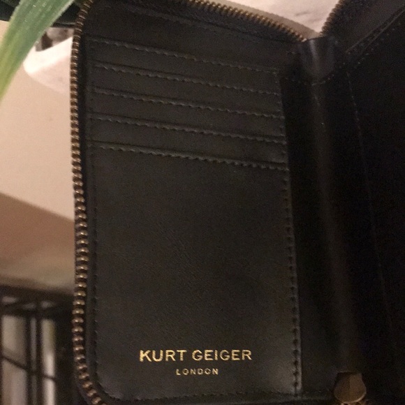 KURT GEIGER Small Zip Around Wallet Nylon Floral OPEN MISCELLANEOUS - Picture 17 of 17